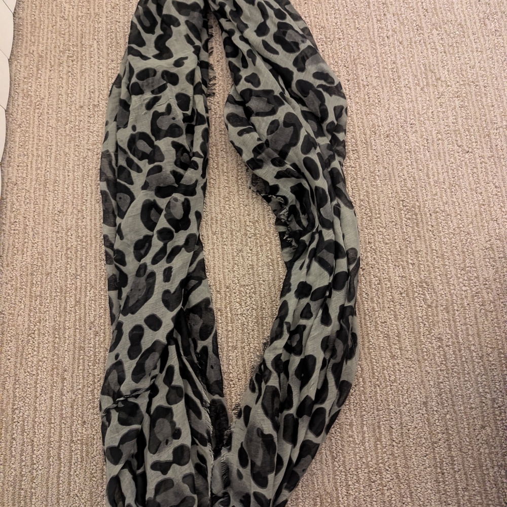 Kohl's Gray and Black Animal Print Scarf